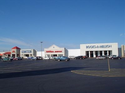 BOSSIER CORNERS SHOPPING CENTER: 2001 Airline Dr, Bossier City, LA 71111